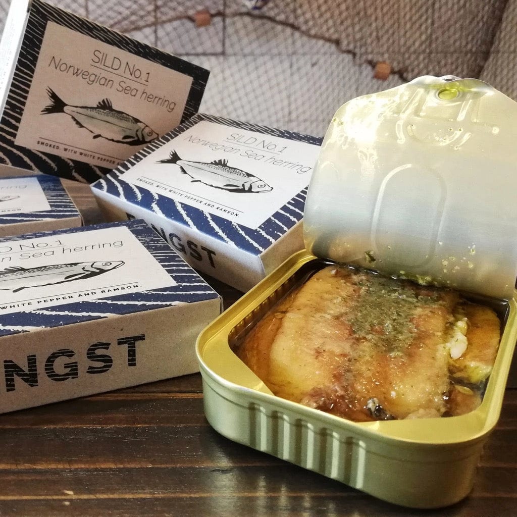 Norwegischer Seehering - geräuchert, mit weißem Pfeffer und Bärlauch. - Fangst.nordic -  sardine.shop