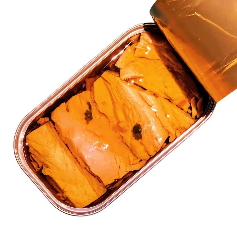 Thunfischfilets in Olivenöl und Frühlingsgemüse