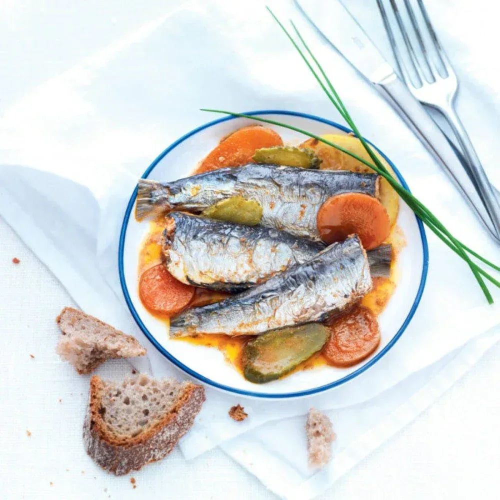 Sardinen in Gewürzmarinade mit Gürkchen (Sauce Ravigote)