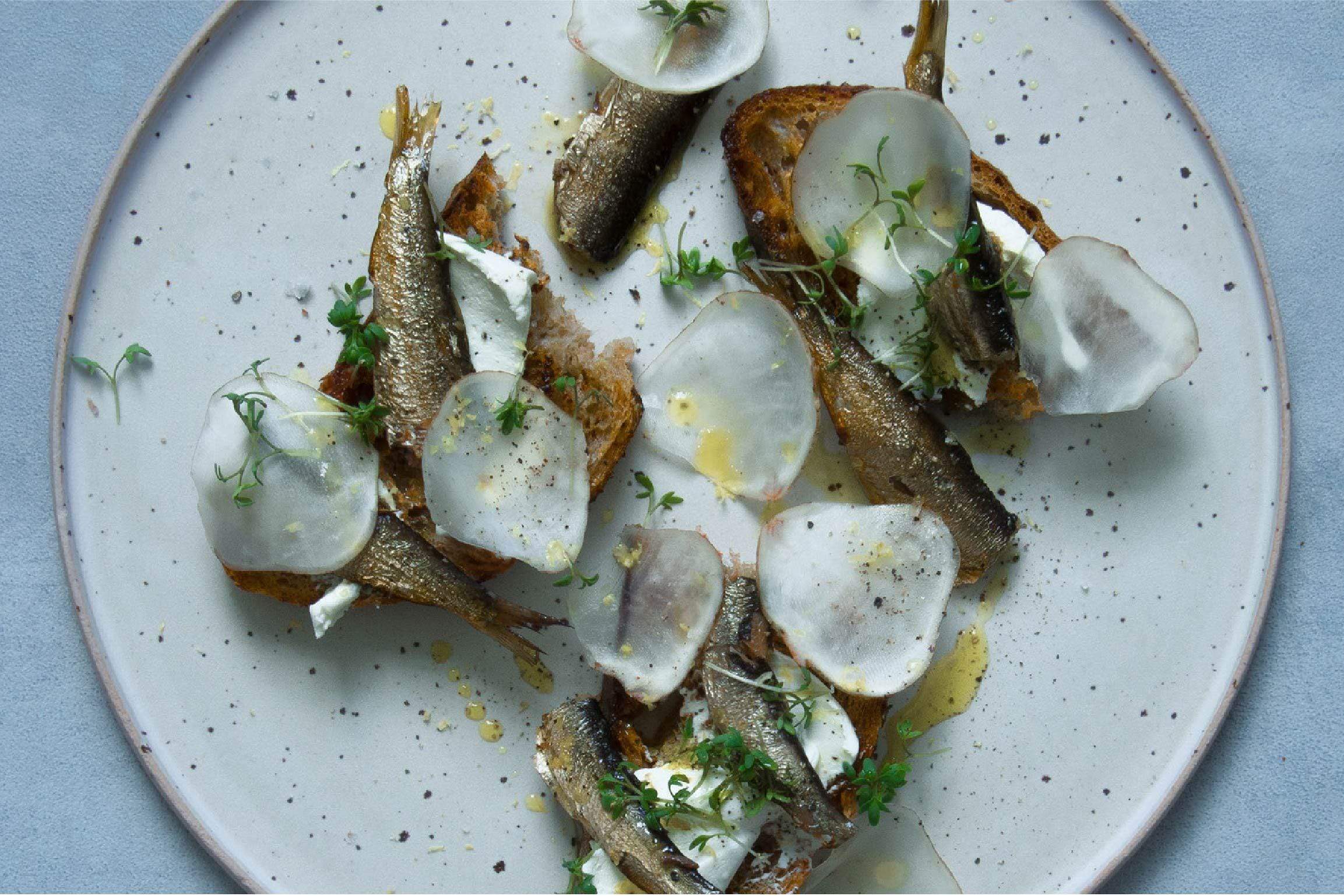 Brisling Nr. 2 Ostseesprotte, leicht geräuchert - Fangst.nordic -  sardine.shop