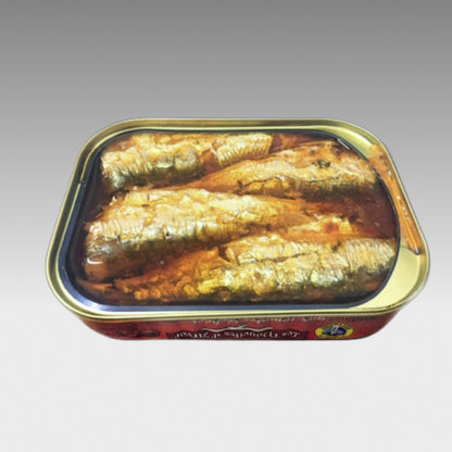 Sardines with sun-dried tomatoes in olive oil