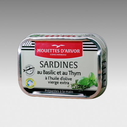 Sardines with thyme and basil